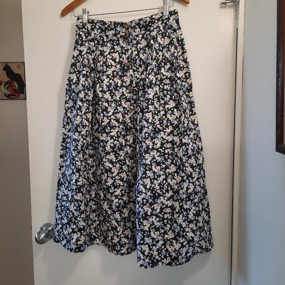 H&M Dresses & Skirts - H&M Floral Midi Button Skirt, Size 8